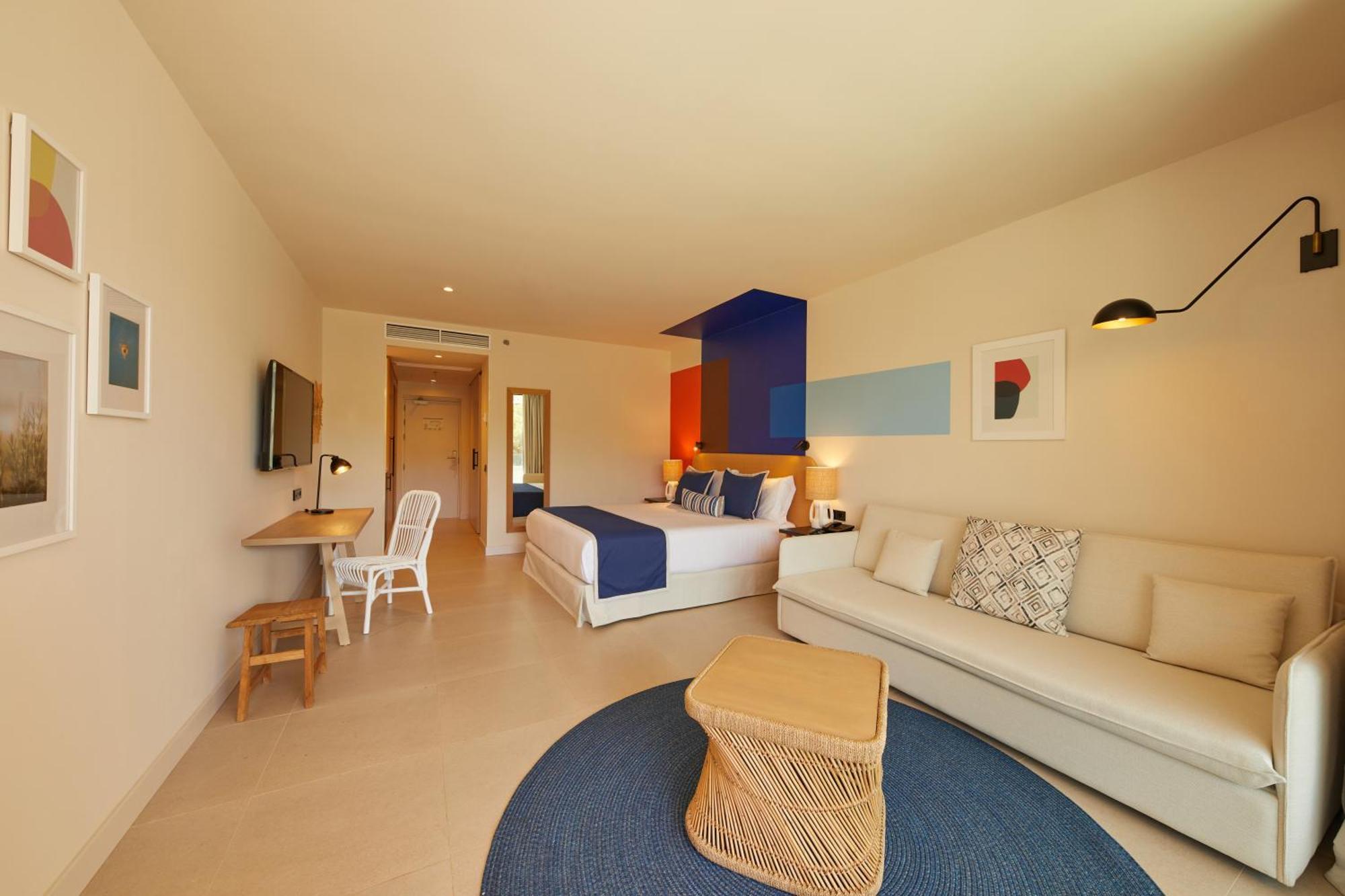 My Favorite Club Junior Suite