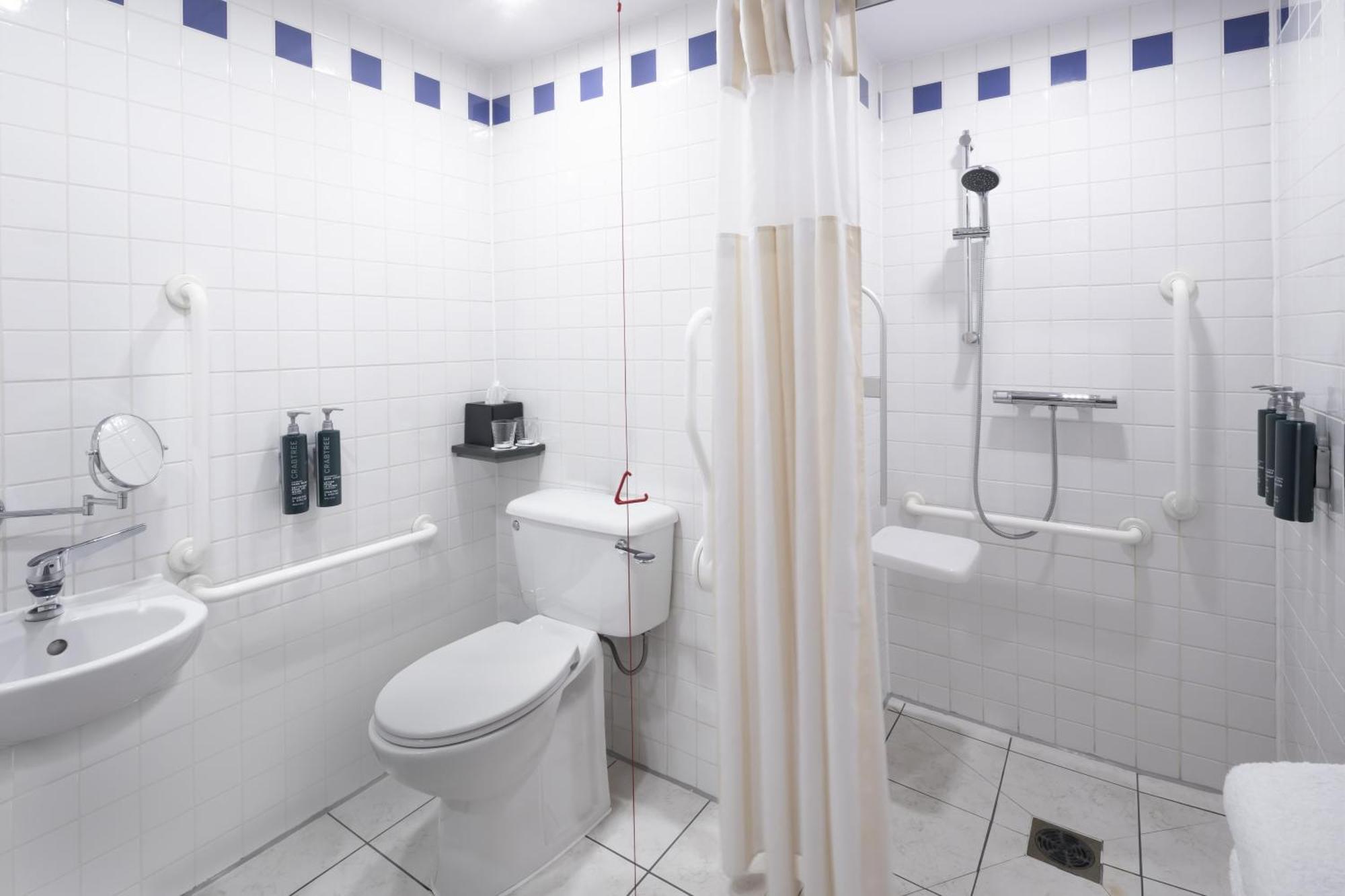 Queen Room River View Mobility Access