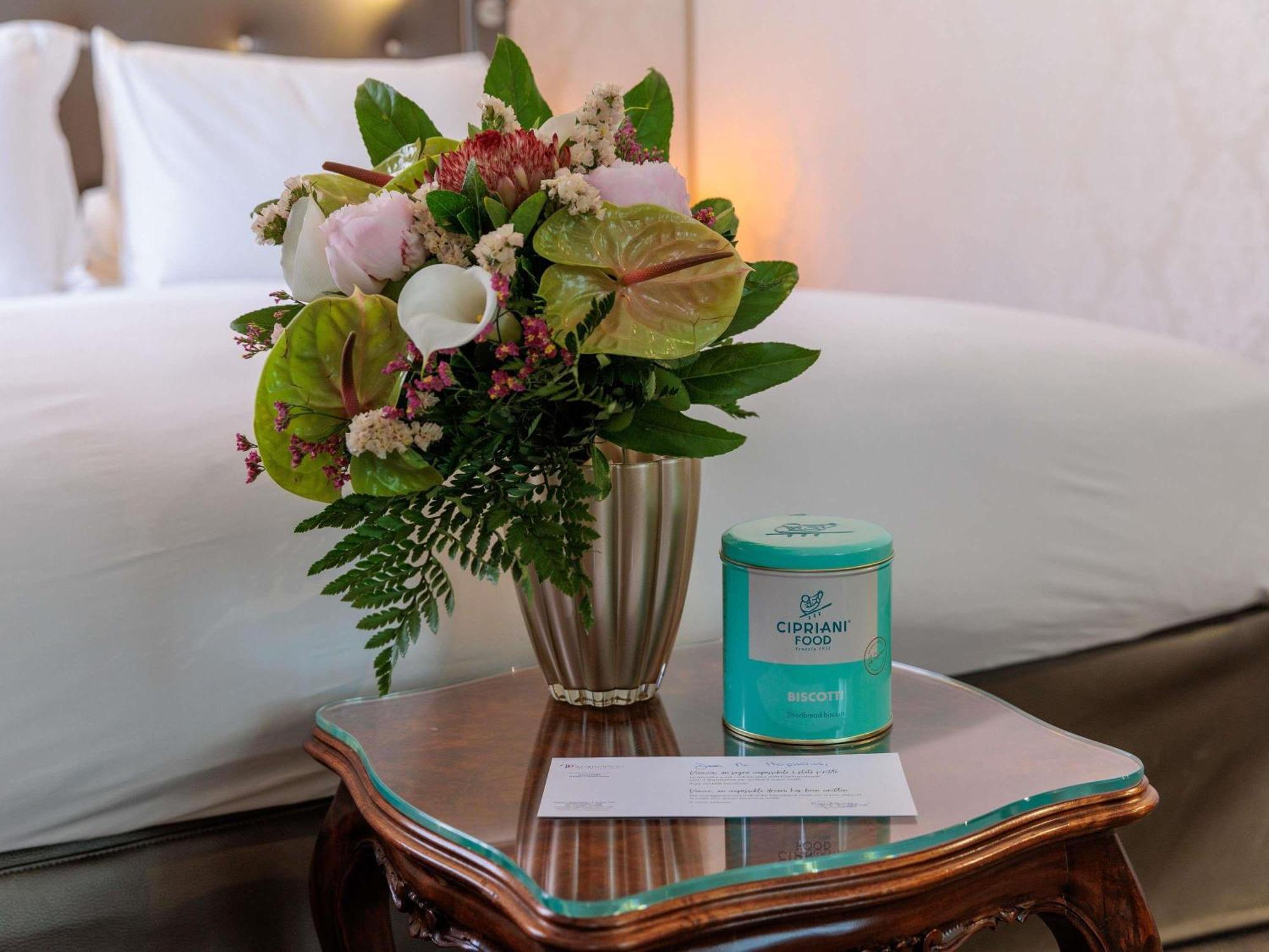 Deluxe Double Room Canal View or Terrace