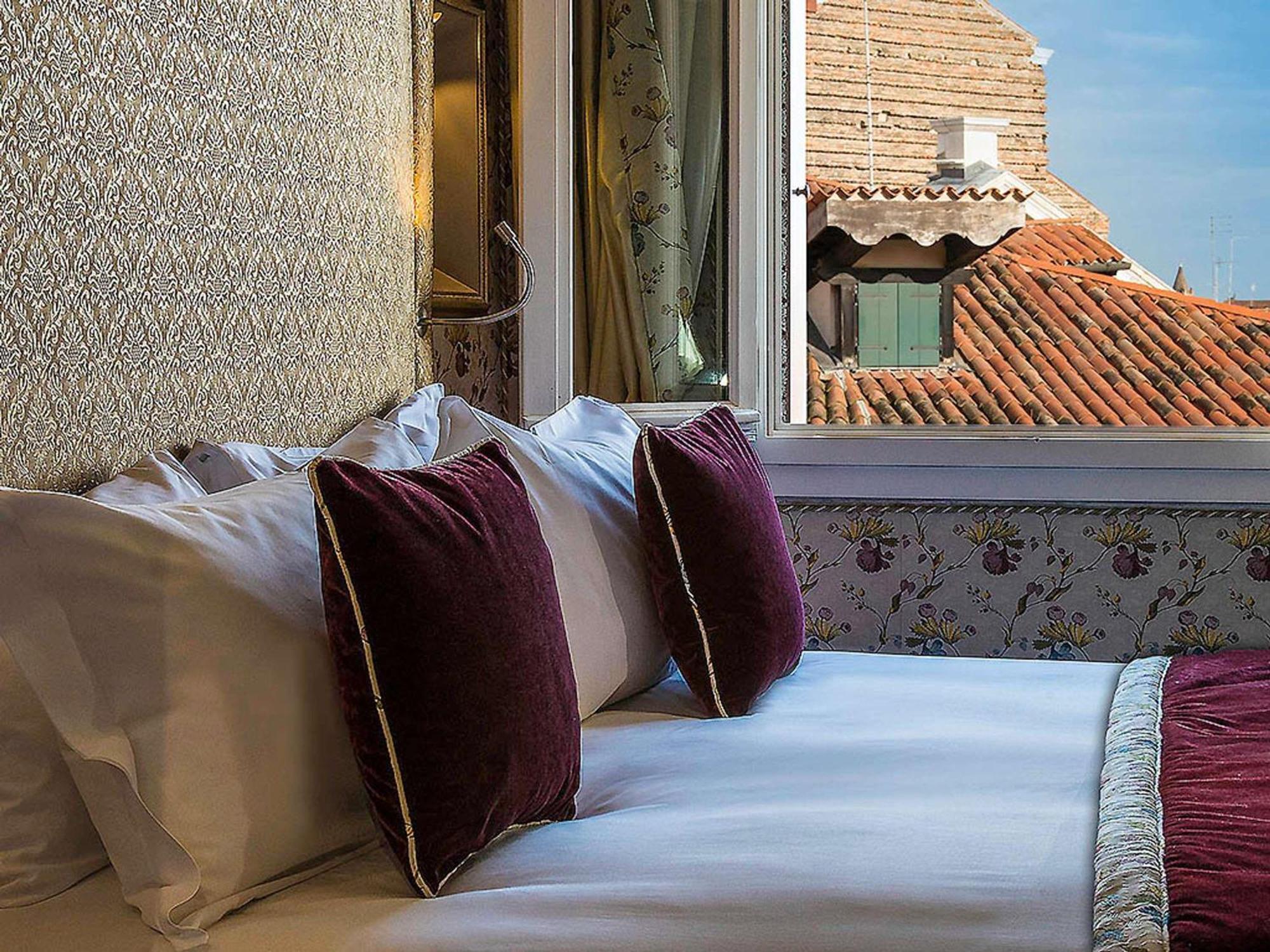 Deluxe Triple Room Canal View