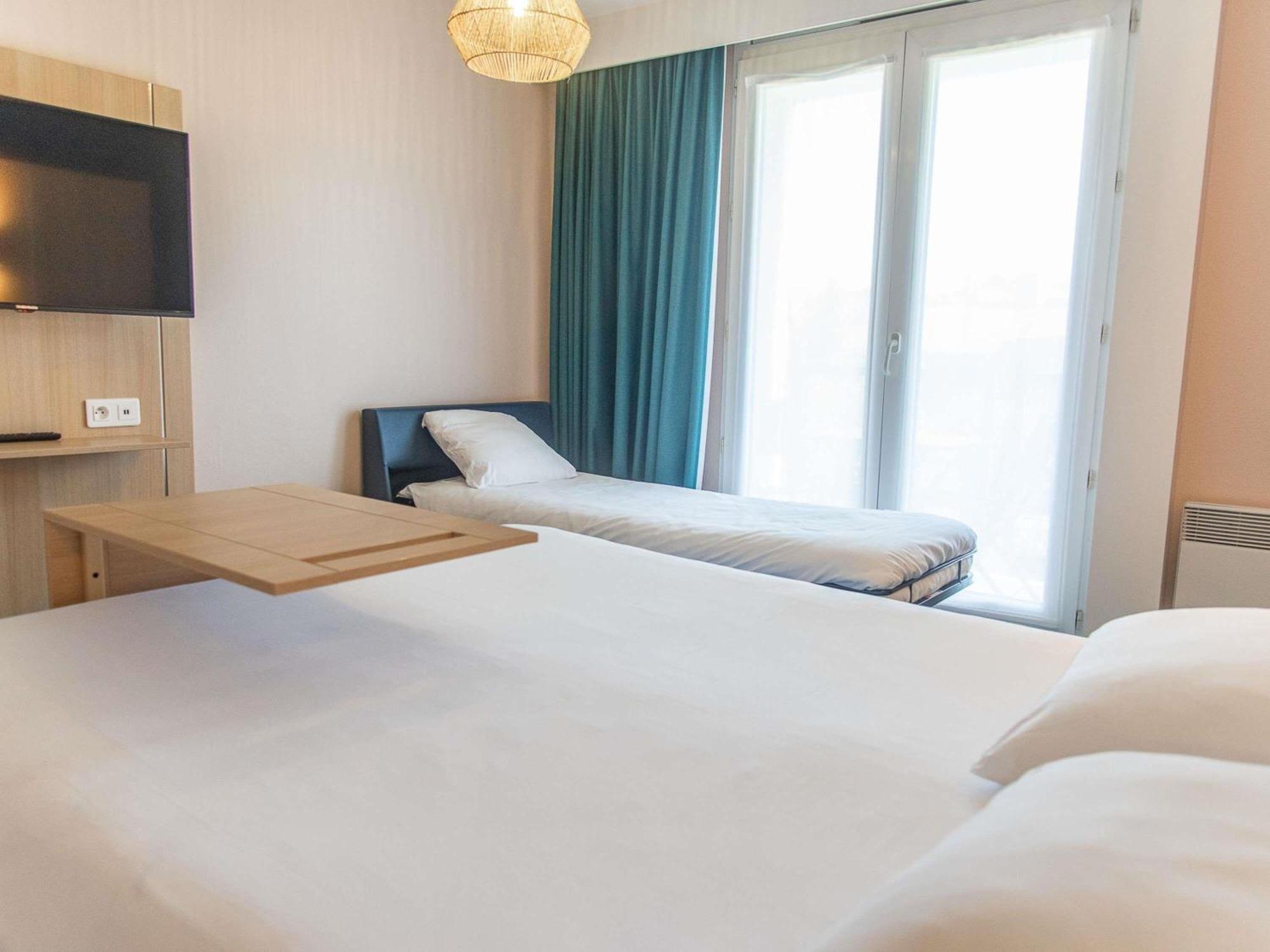 Standard Double Room Sofa