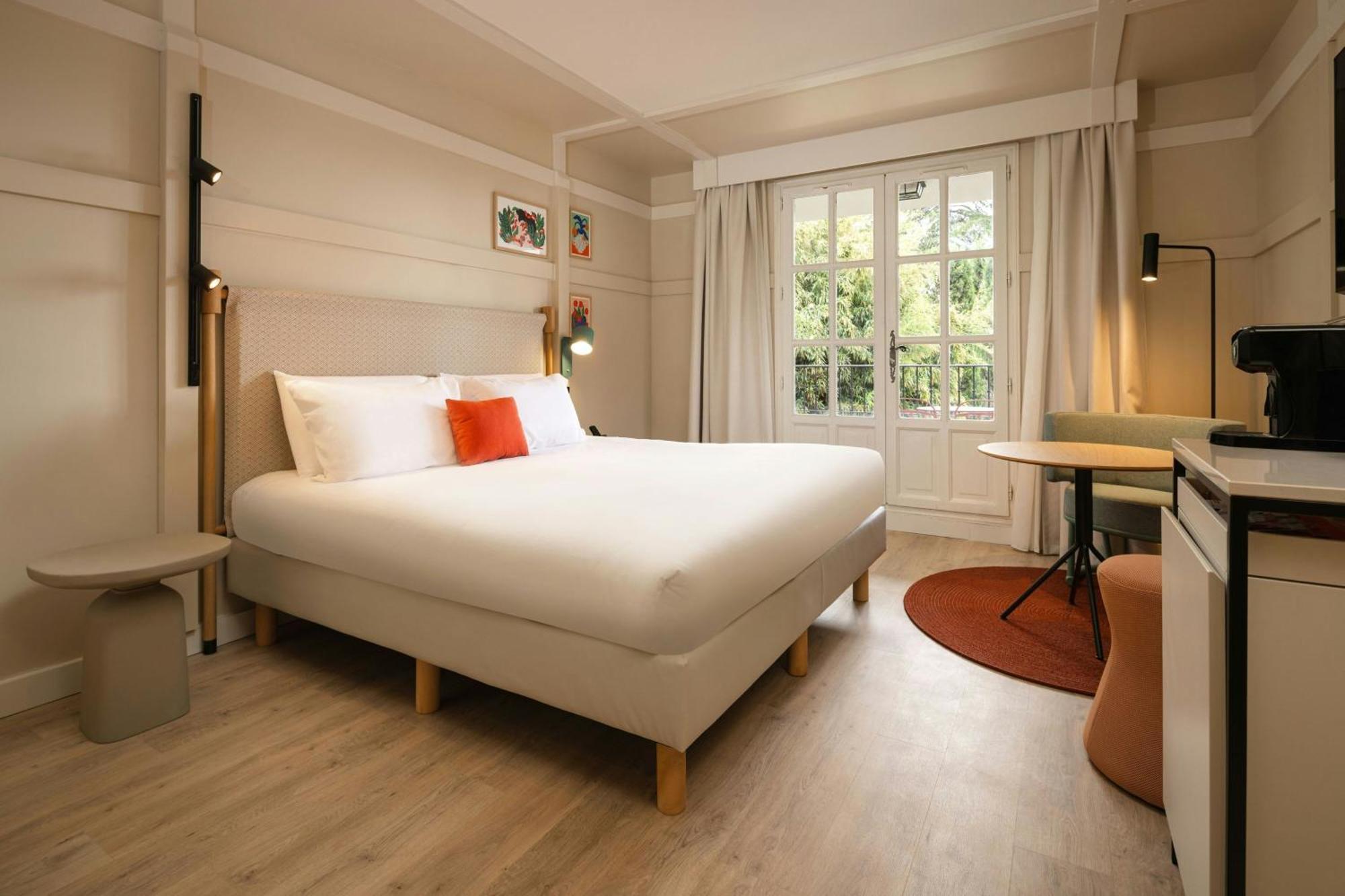 Deluxe Twin Room Balcony Garden View