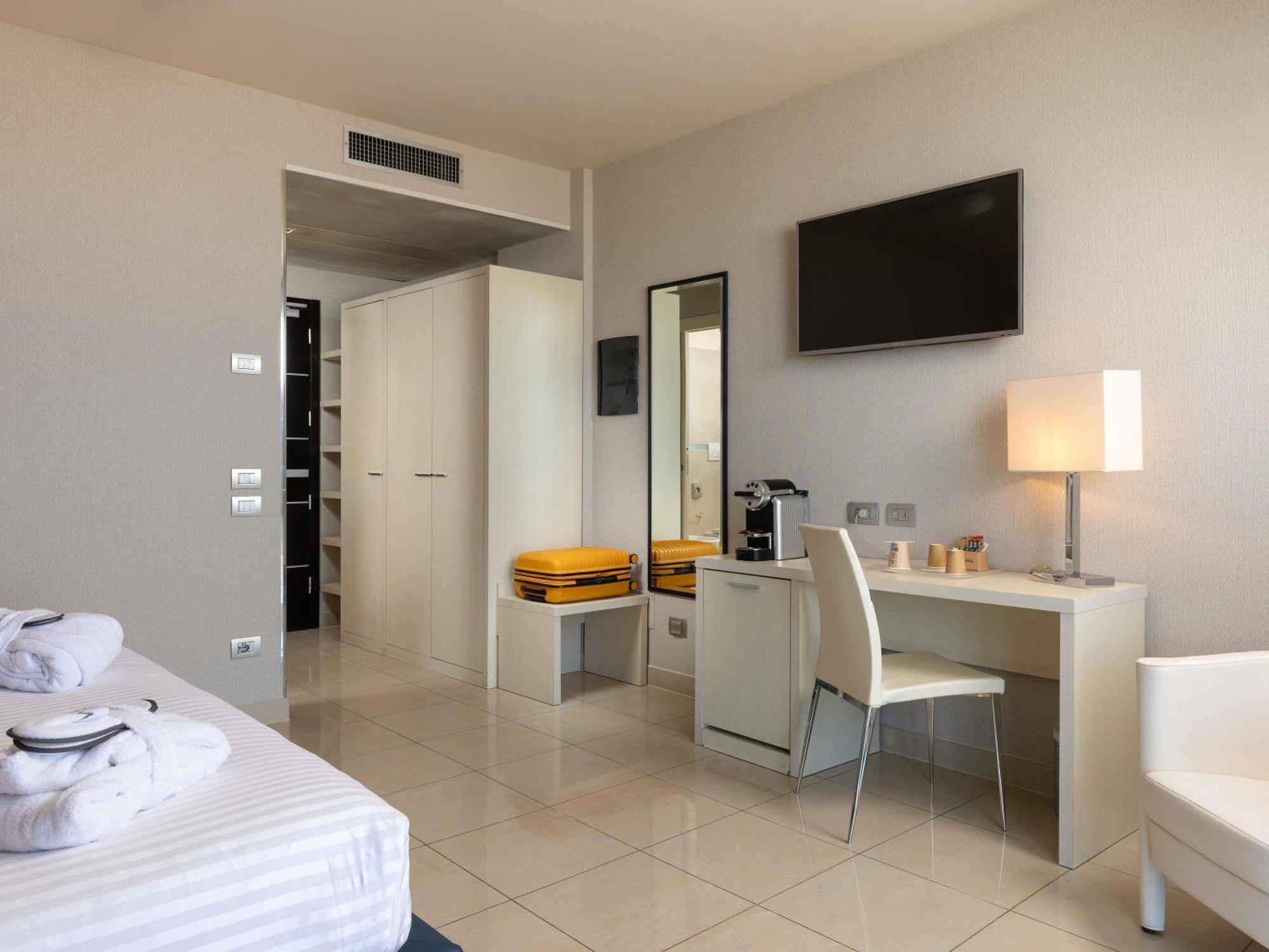Privilege Room 1 Double Bed 1 Single Bed Sea Front