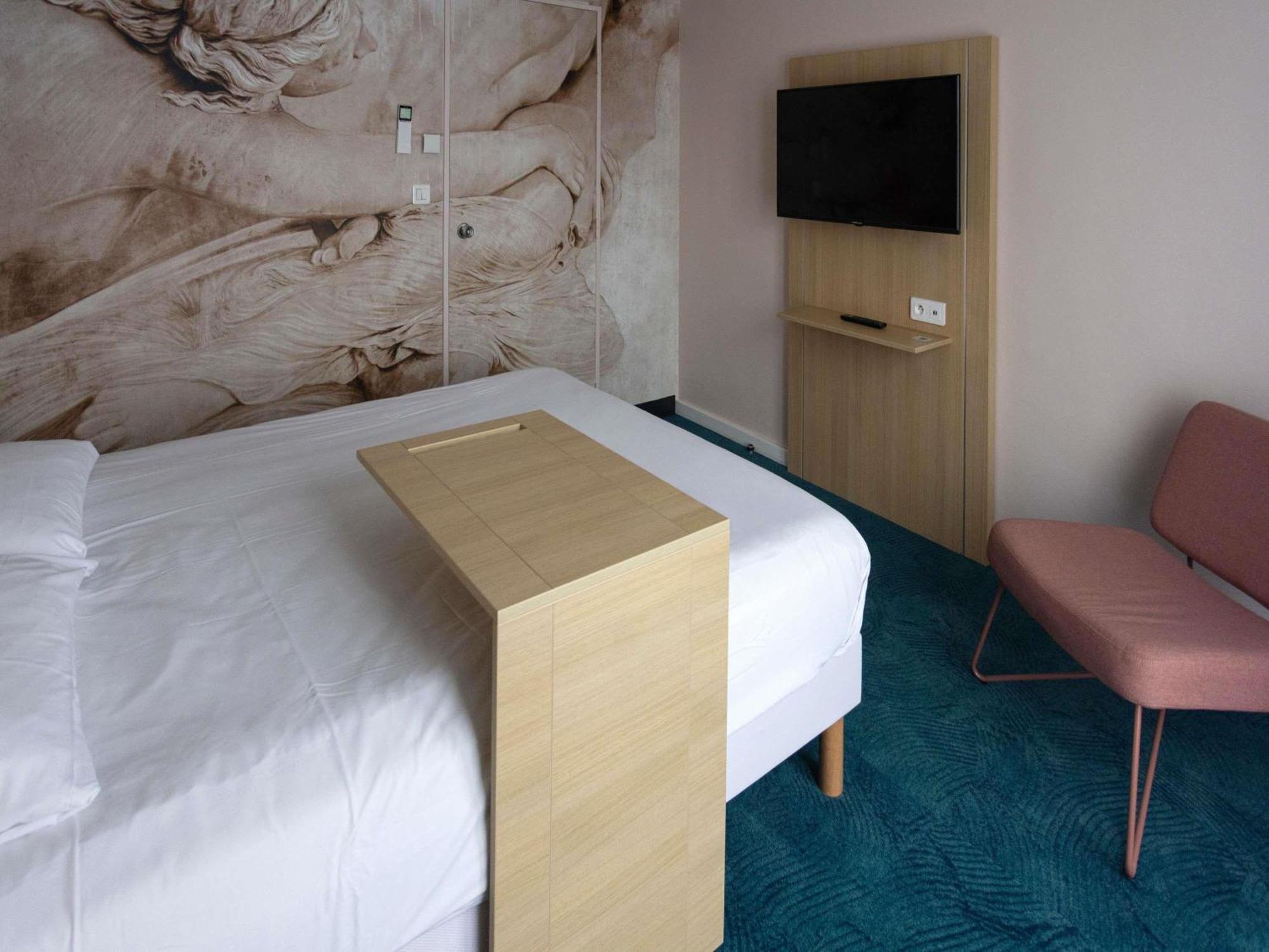 Accessible King Room