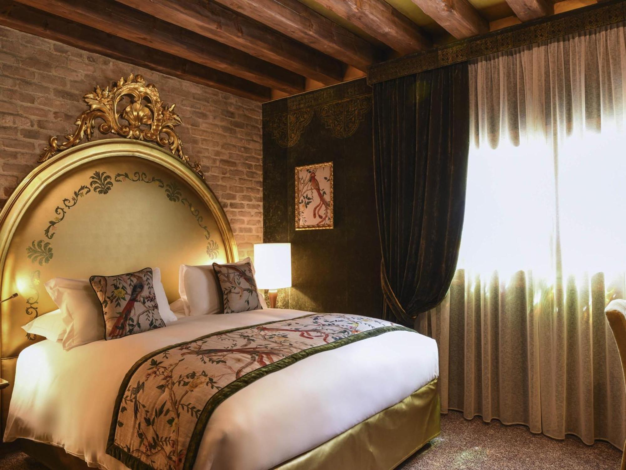 Deluxe Suite Canal View