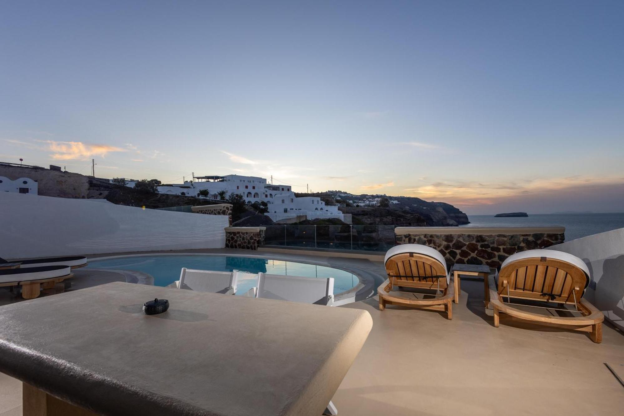 Ambassador Villa Two-Bedroom with Private Pool & Caldera View