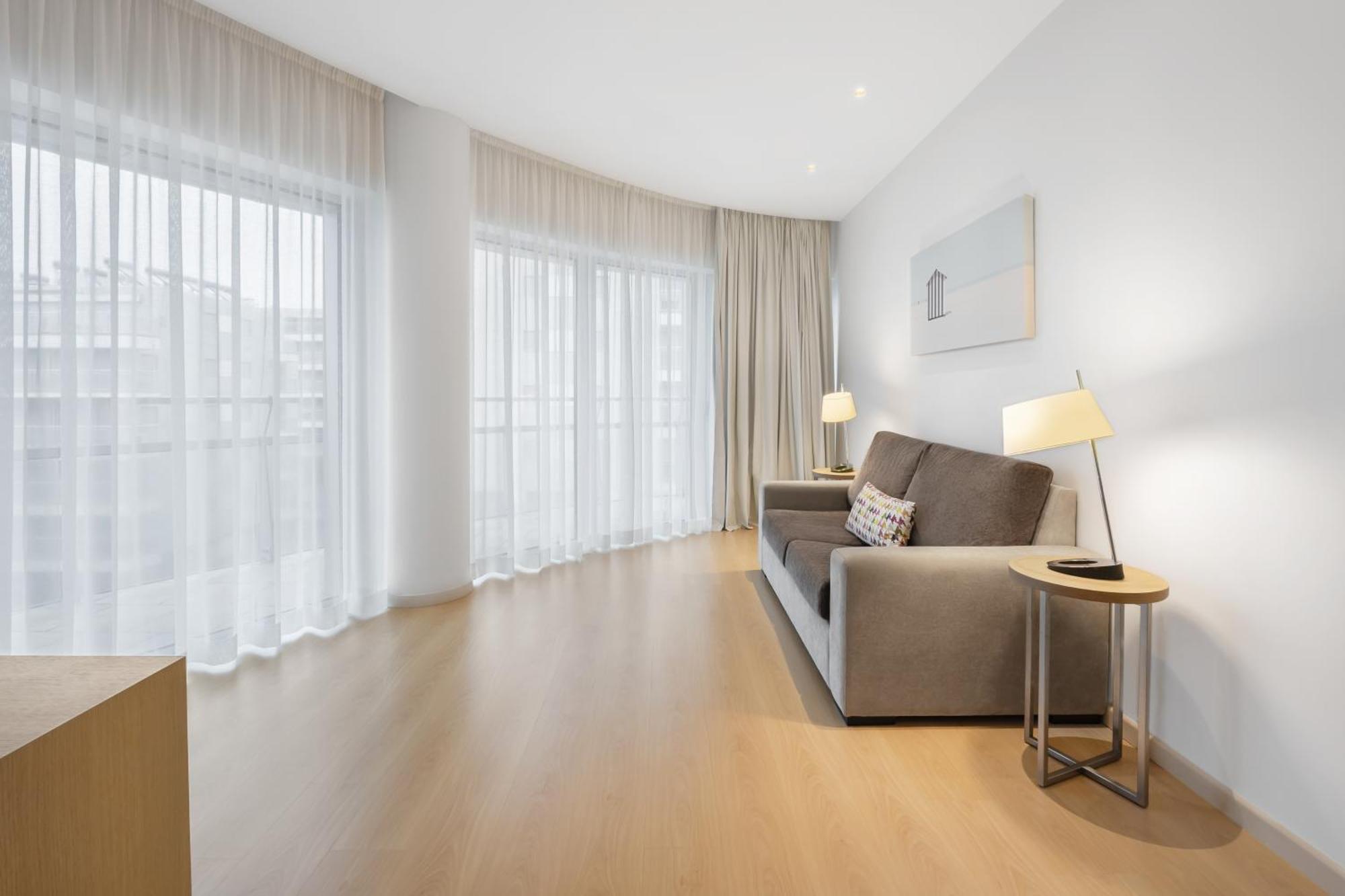 Deluxe Suite City View