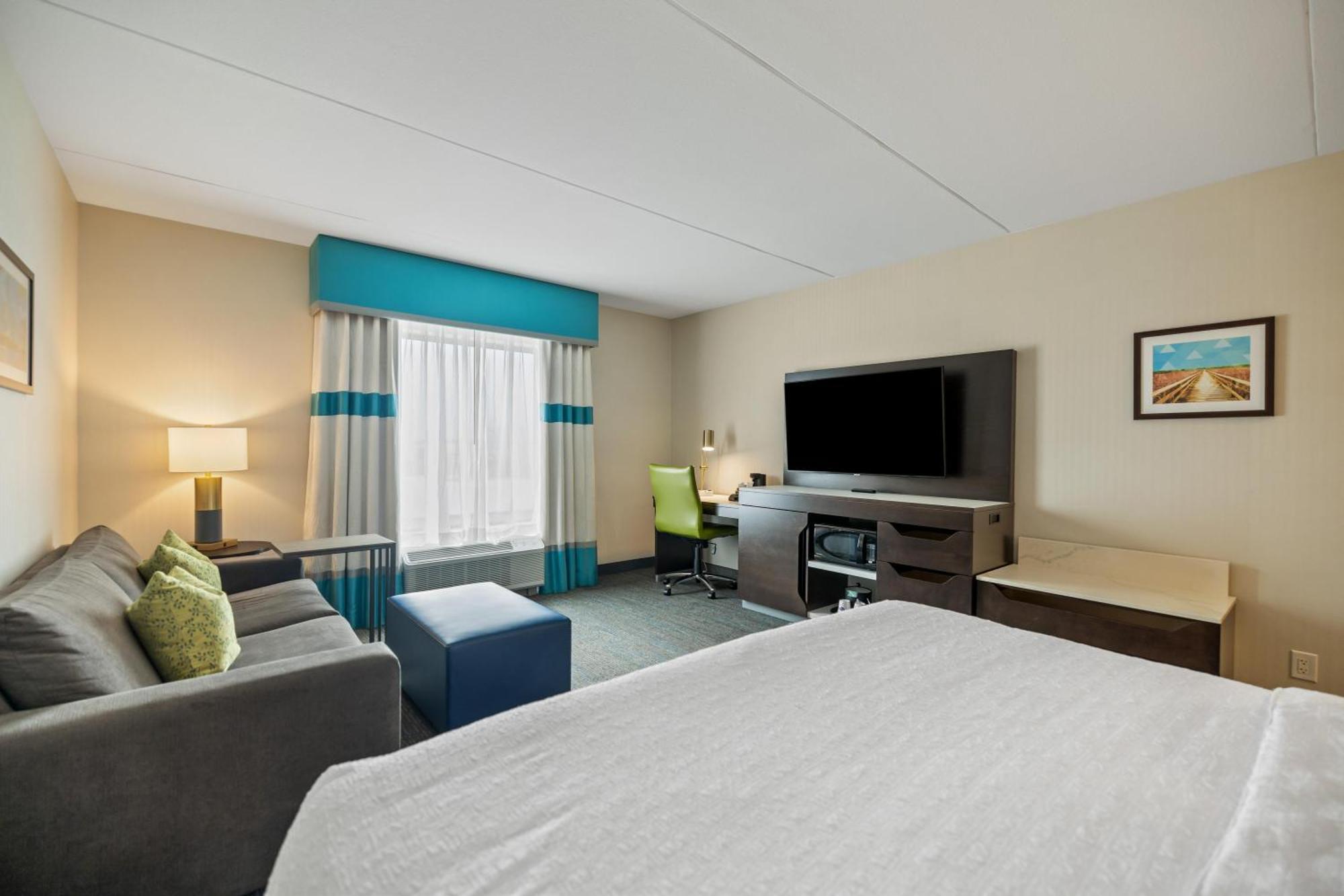 King Studio Suite with Sofa Bed - Non-Smoking