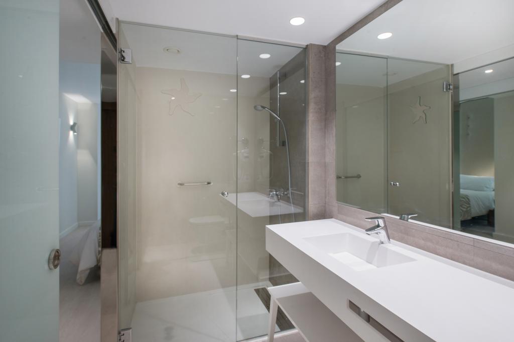 Double or Twin Room Partial Sea View