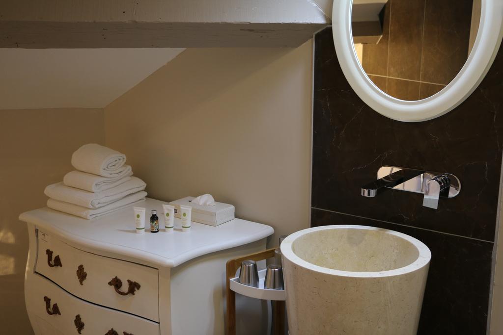 Suite - Attic,643892103:JPEG