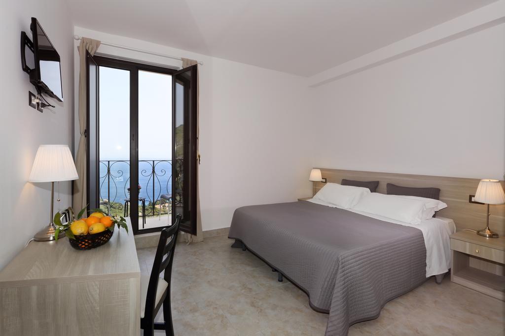 Superior Double or Twin Room Balcony Sea View