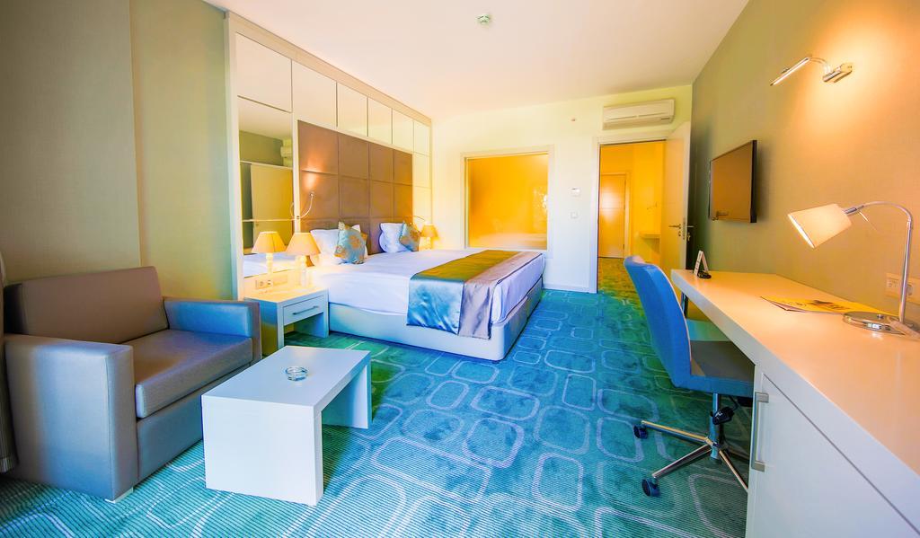 Habitación Familiar con vistas al jardín