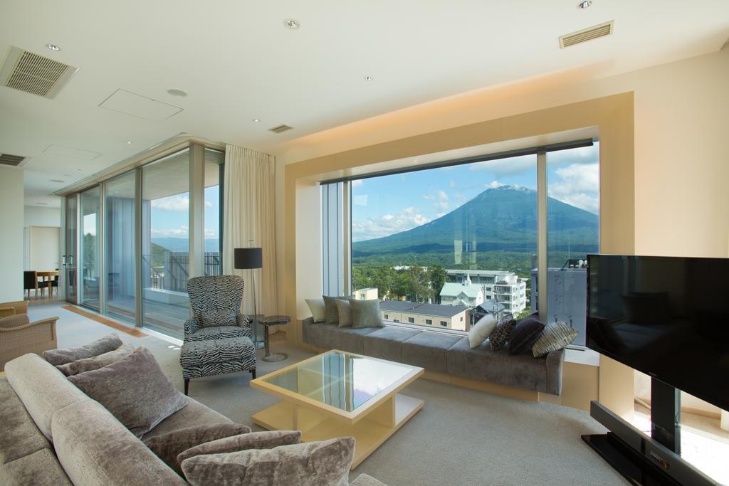 Penthouse with Mt. Yotei View