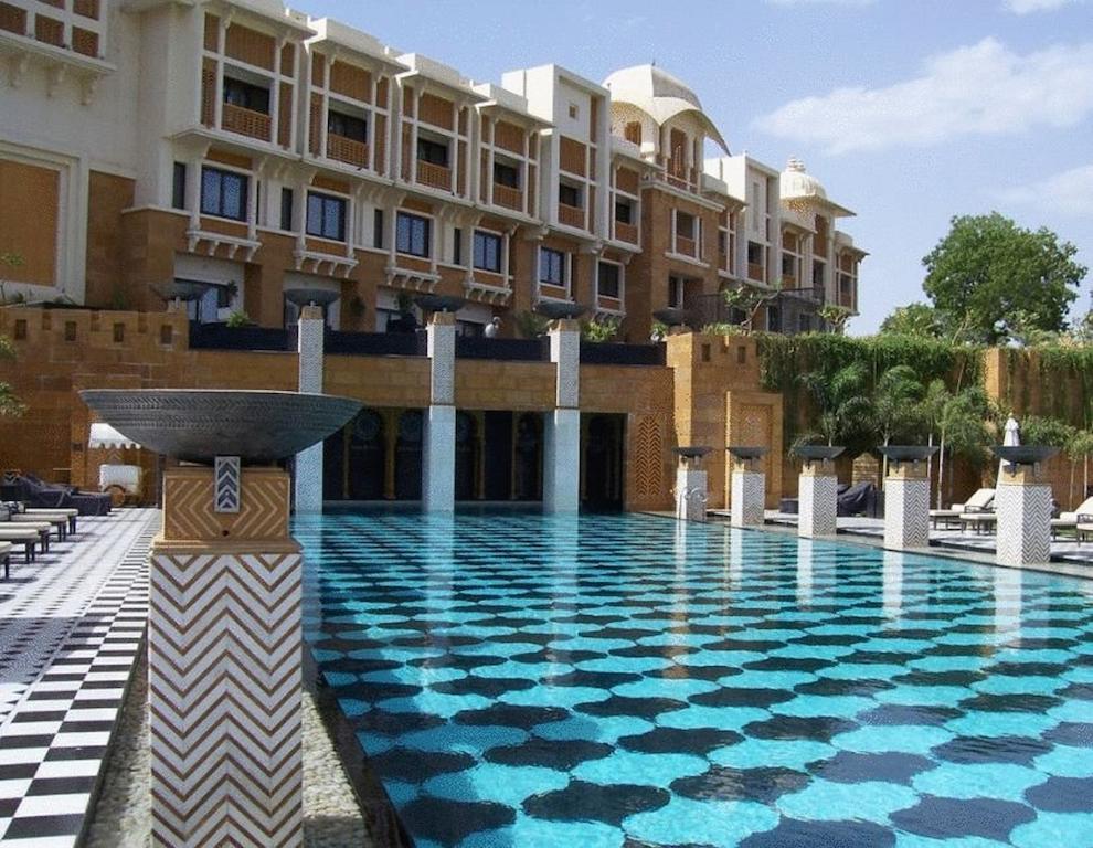 Duplex Suite: Complimentary two way airport transfers