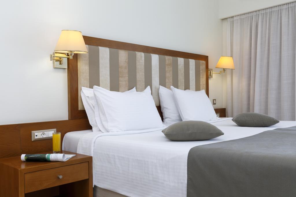Habitación Doble con vistas a la ciudad - Cama grande - No fumadores