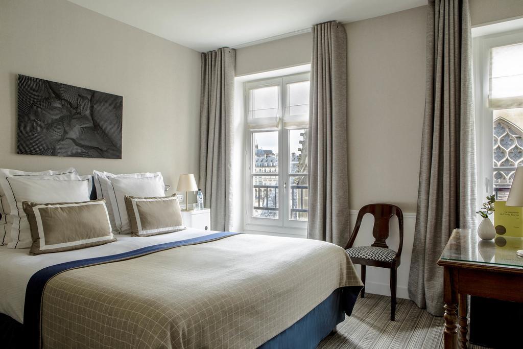 Superior Double or Twin Room Louvre View