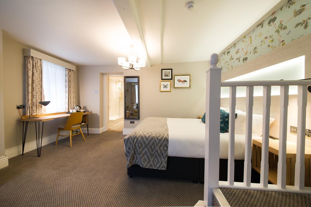 Family Room (2 Adults + 2 Children),463982004:JPEG