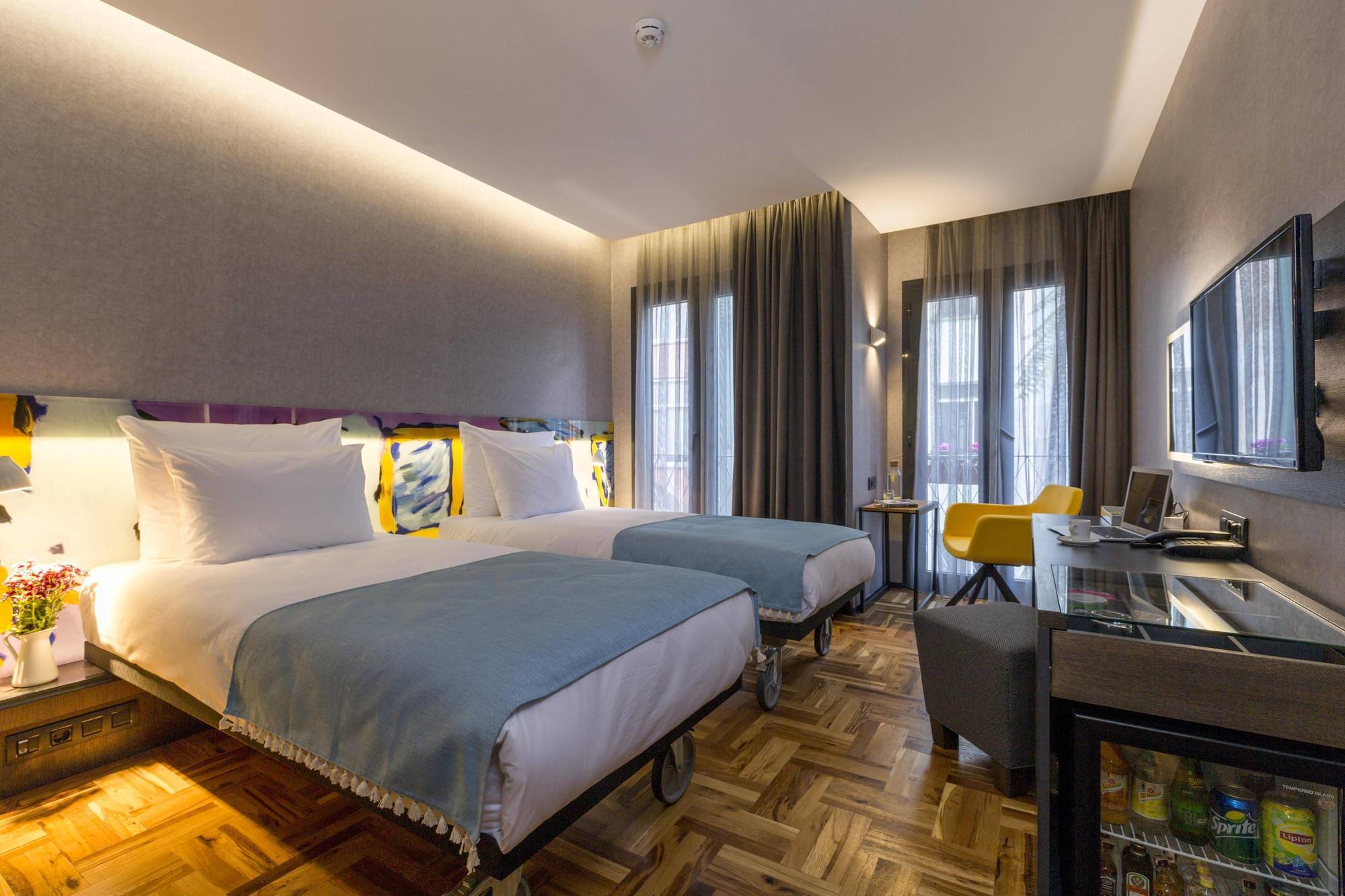 Quarto Superior com Cama de Casal ou 2 de Solteiro