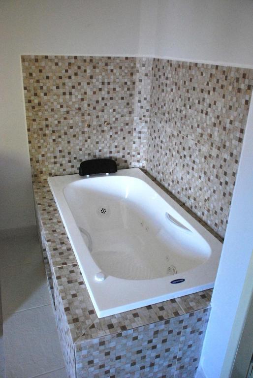 Luxury Suite Spa Bath