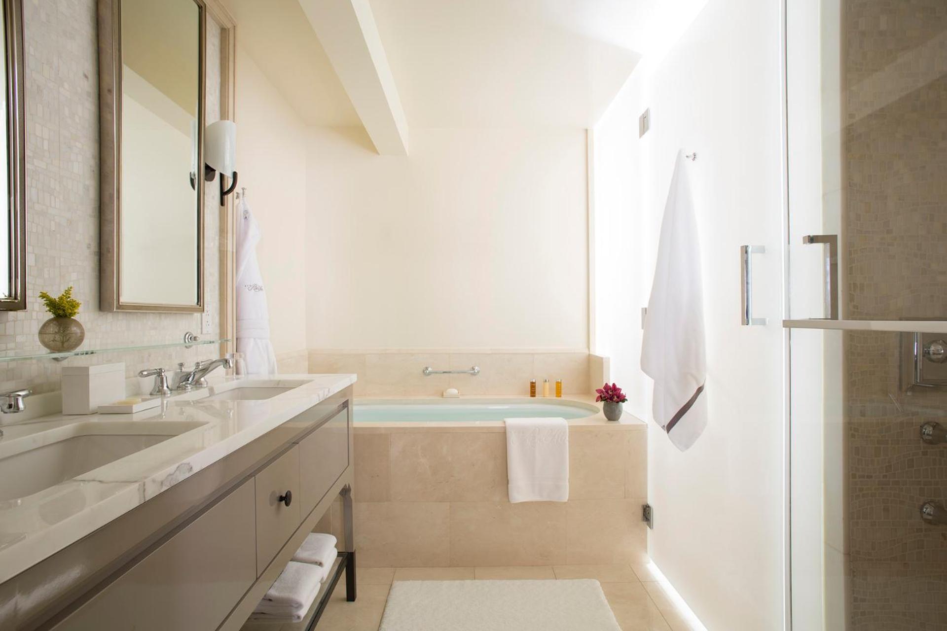 Bel-Air Suite met Patio