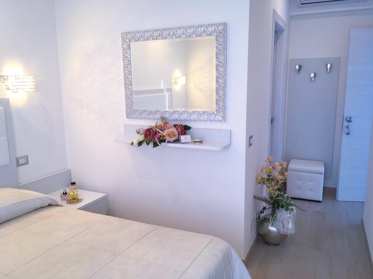 Double Room,666218568:JPEG