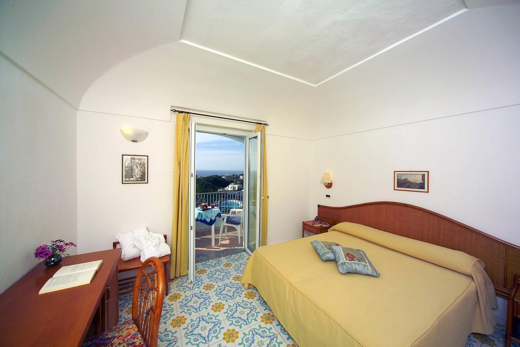 Double or Twin Room with Sea View,155499119:JPEG