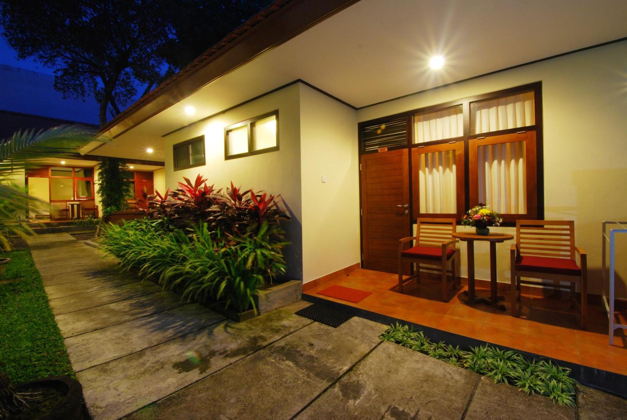 Deluxe Double or Twin Room with Garden View