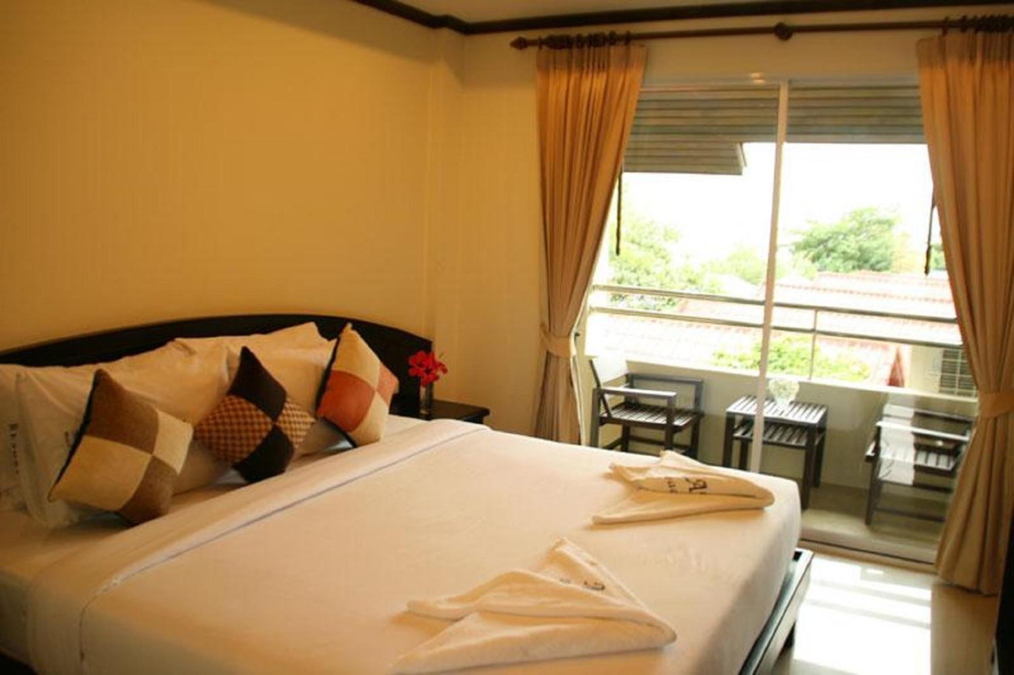 Standard Double Room,56796043:JPEG