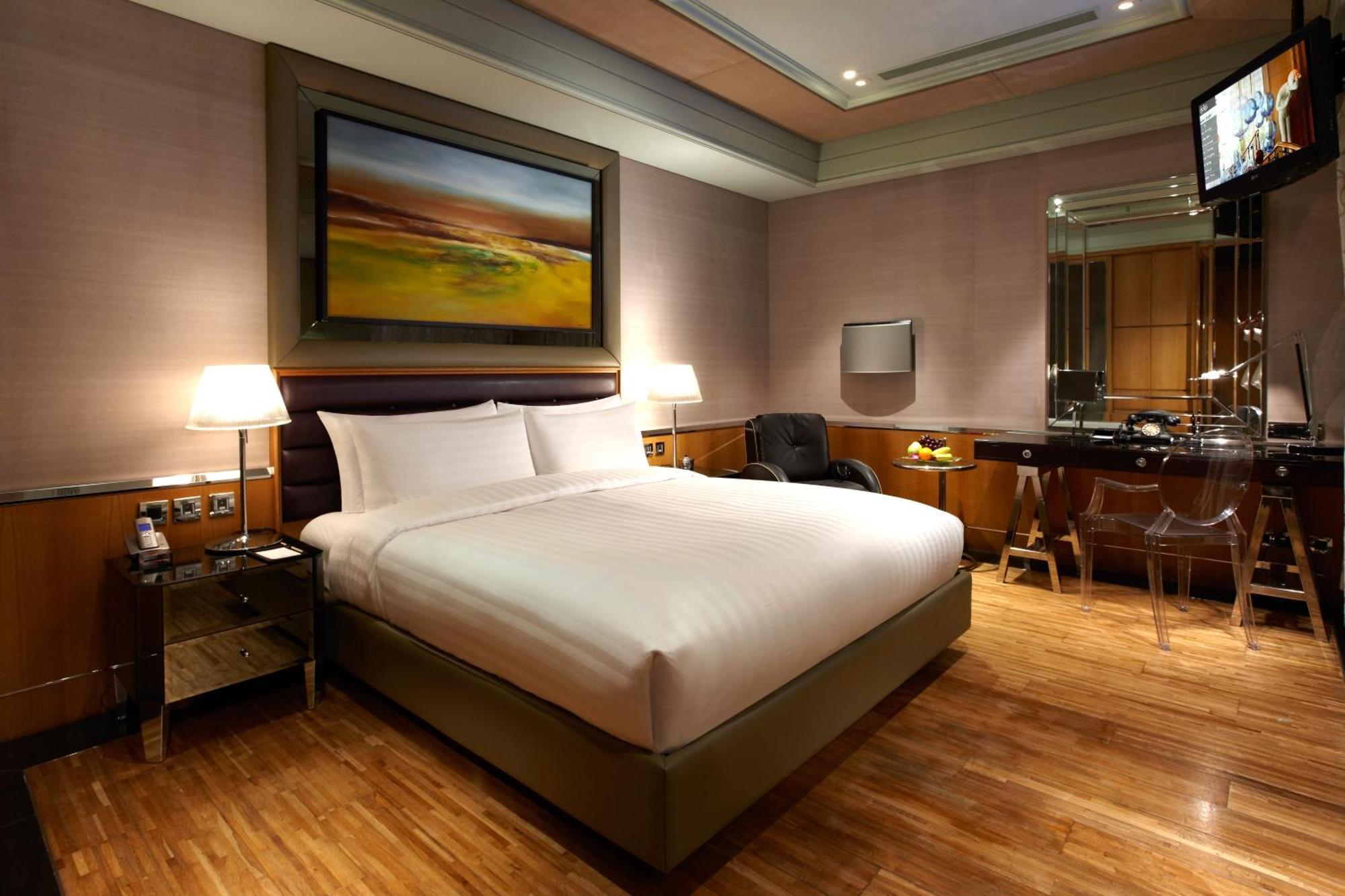 Premier King Room Bath
