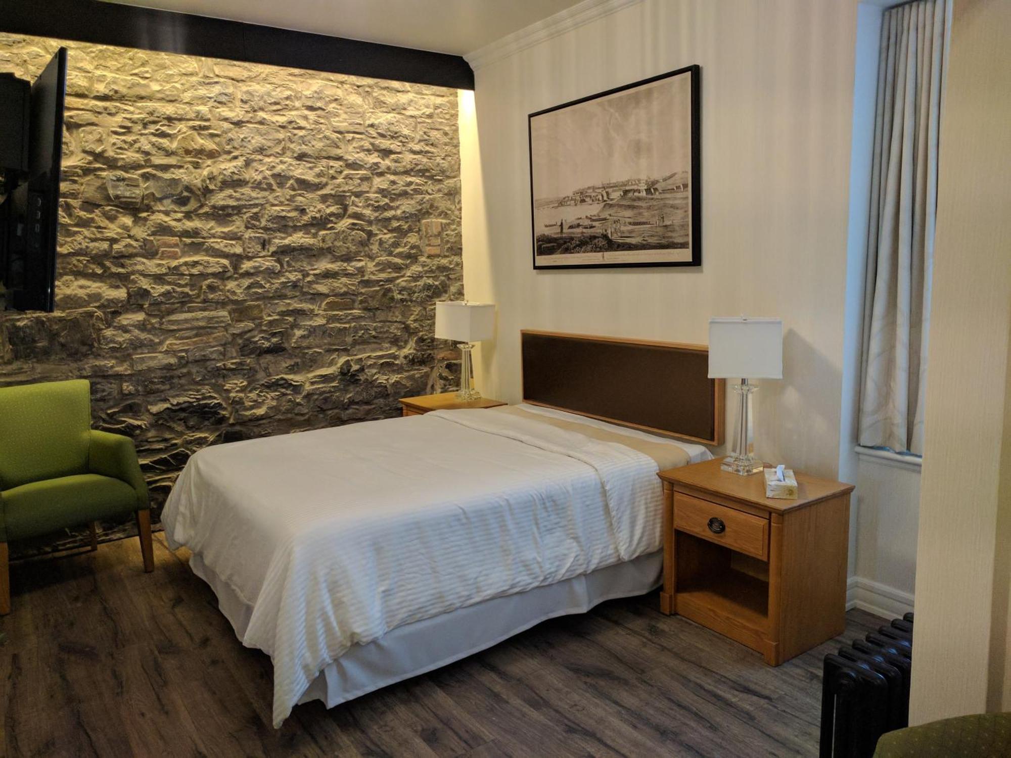 Comfort Queen Room