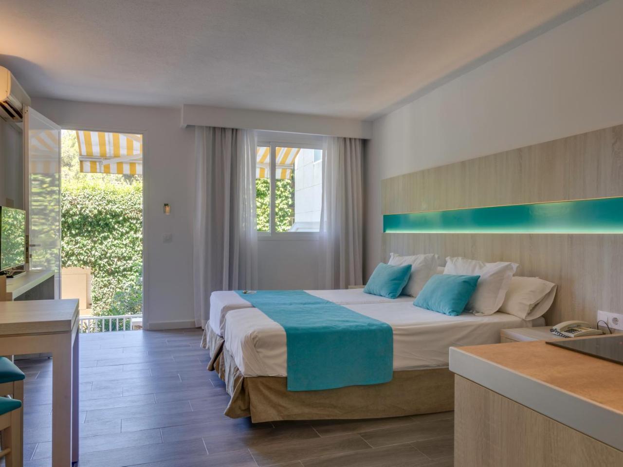 Studio,1436425987:JPEG