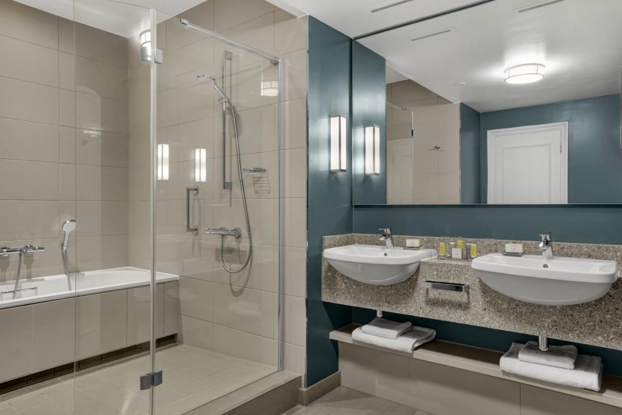 One-Bedroom King Suite