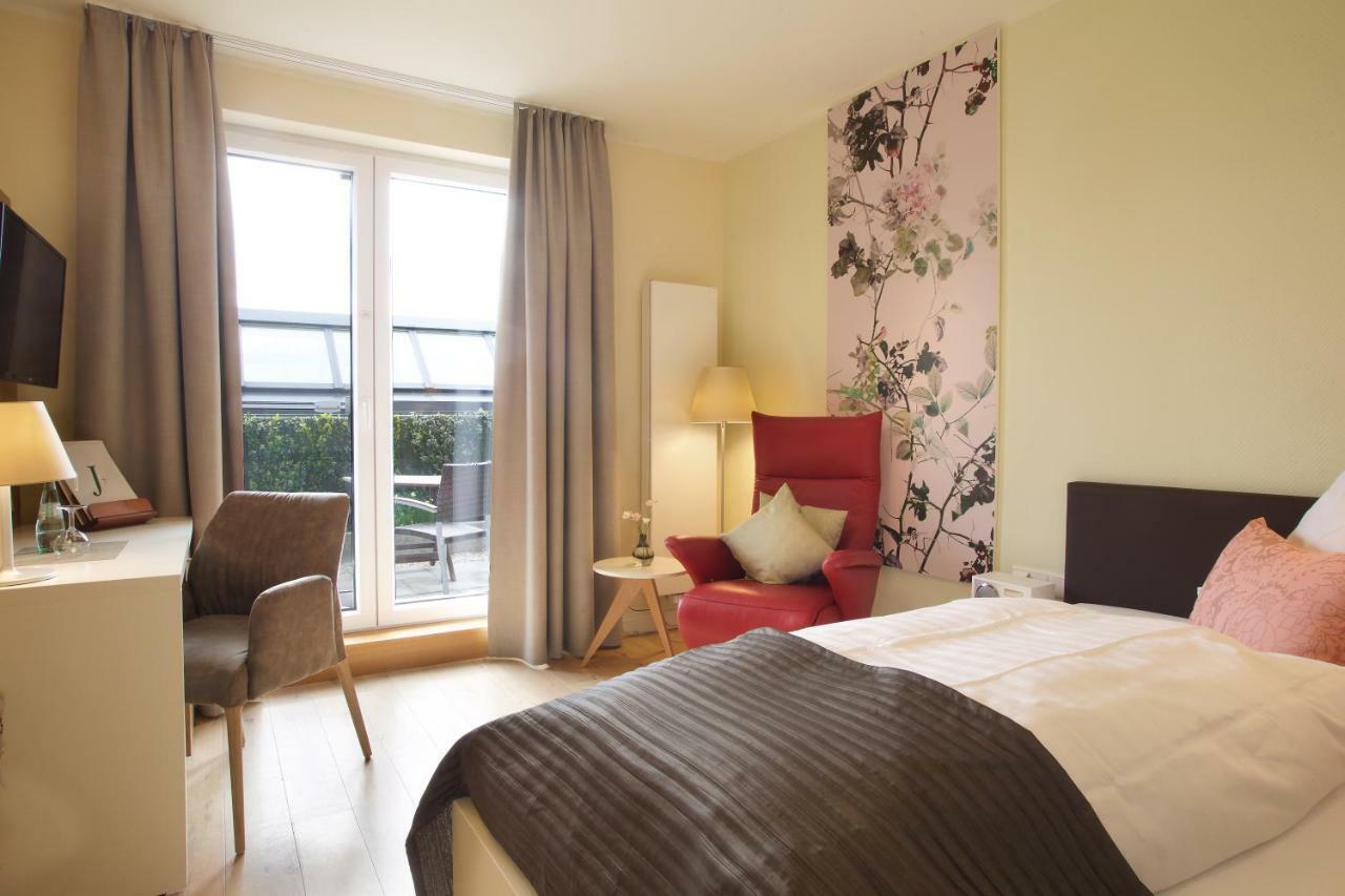 Standard Single Room,789803082:JPEG