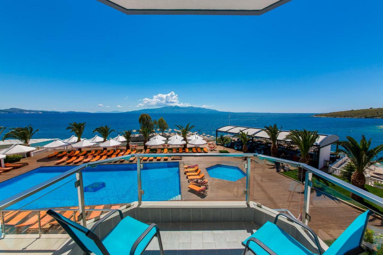 Habitación Triple con balcón y vistas al mar