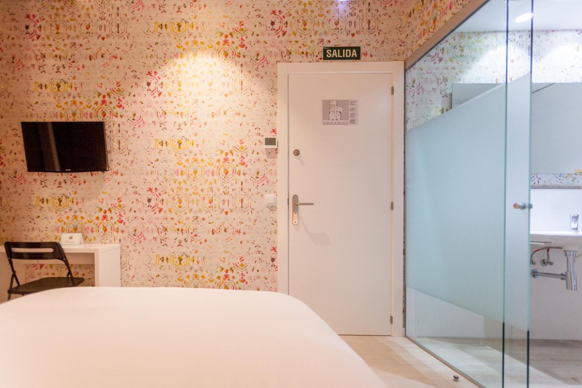 Double Room,820436003:JPEG