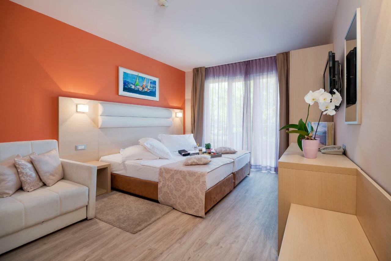 Tweepersoonskamer met 1 of 2 Bedden en Balkon - Uitzicht op Zee