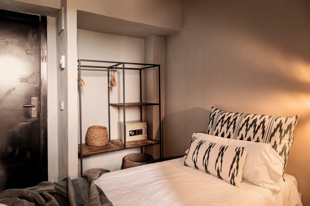 Double Caramelo Room (1 Adult)