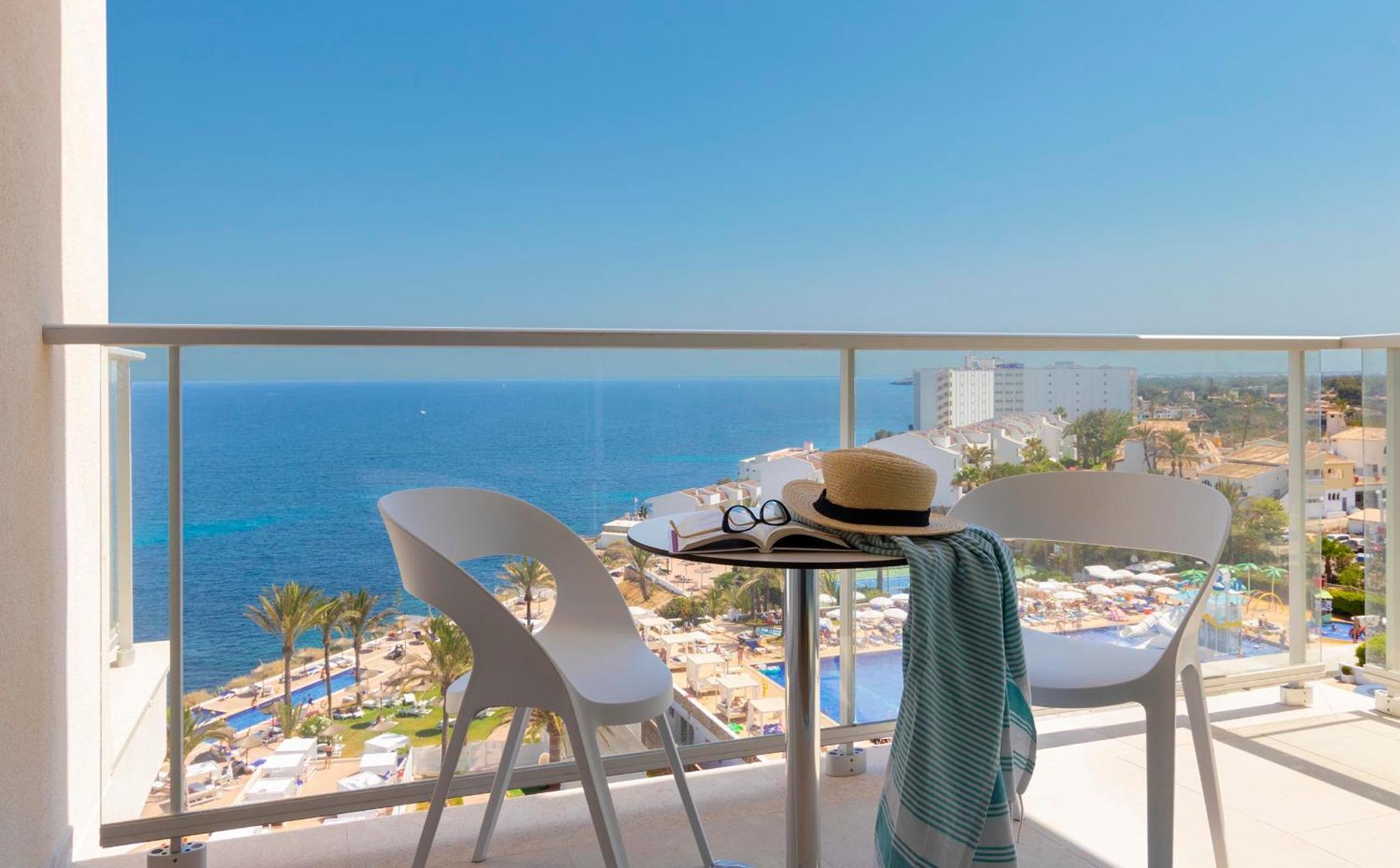 Premium Single Room with Sea View