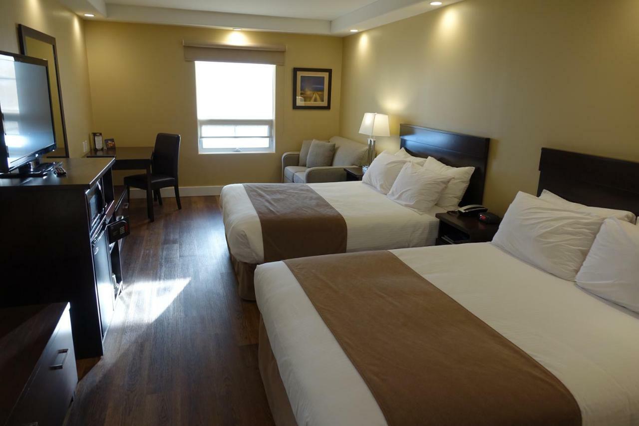 Deluxe Queen Room with Two Queen Beds