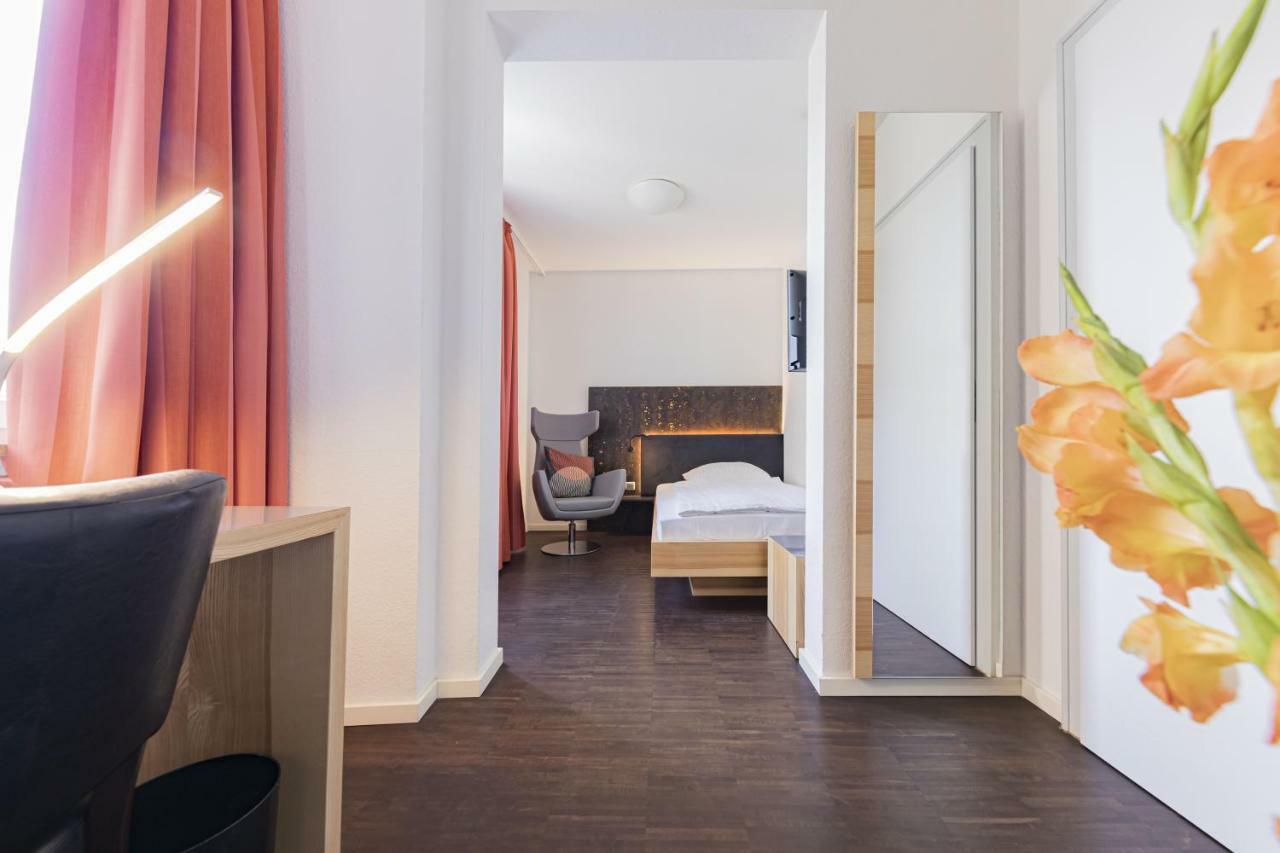 Standard Single Room,893805688:JPEG