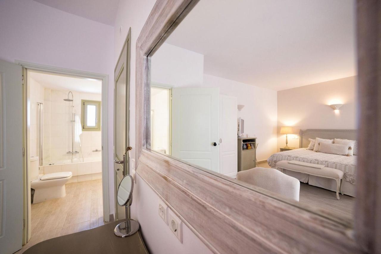 Double Room with Partial Sea View