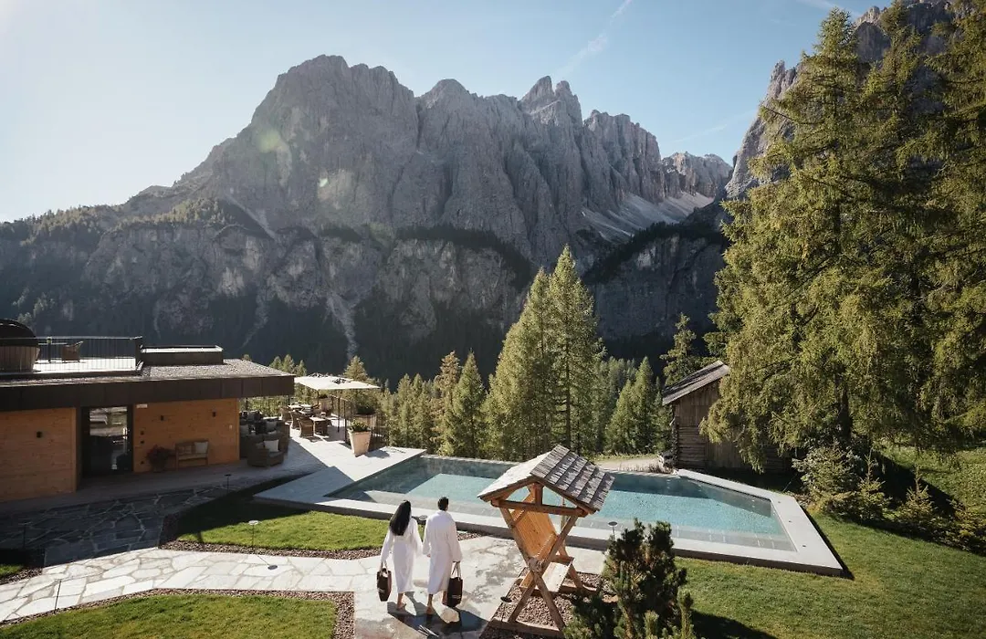 Kolfuschgerhof Mountain Resort-1