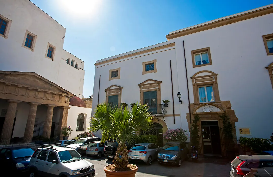 Palazzo Brunaccini Boutique Hotel-1