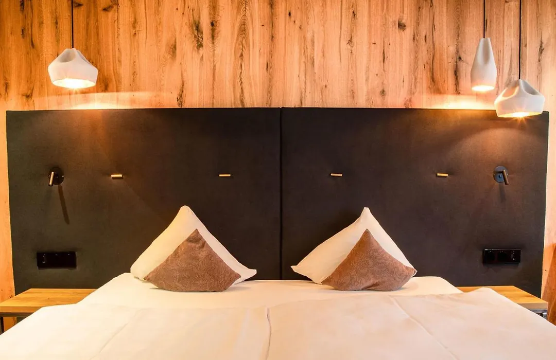 Superior Gourmethotel Yscla-1