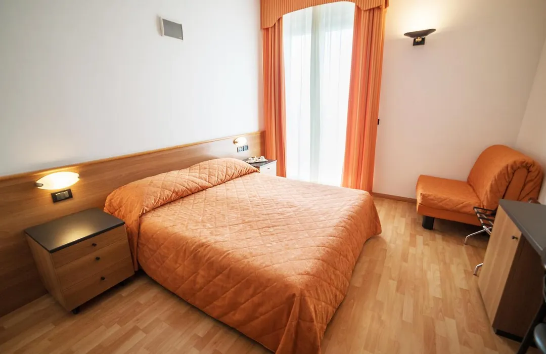 Hotel Mary Rose-1