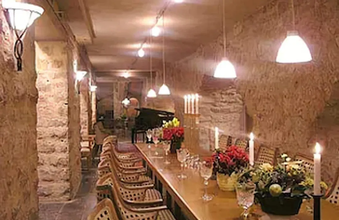 Burghotel-1