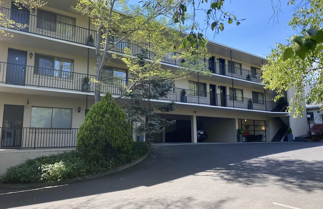 Grosvenor Court Apartments-1