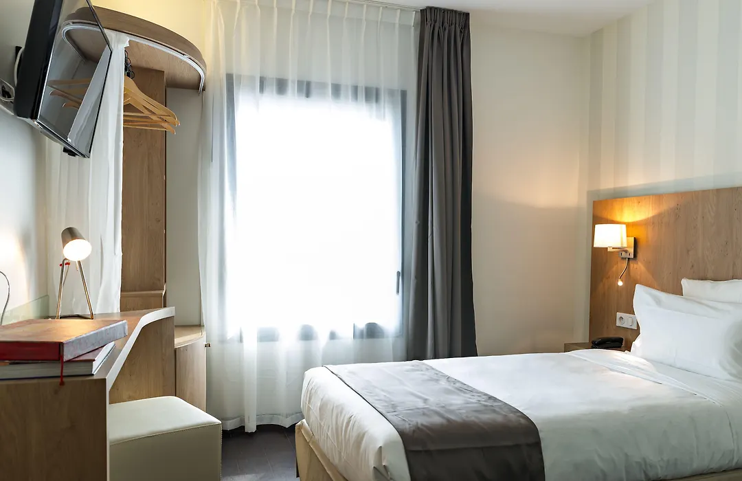 Hotel Le Pere Leon-1