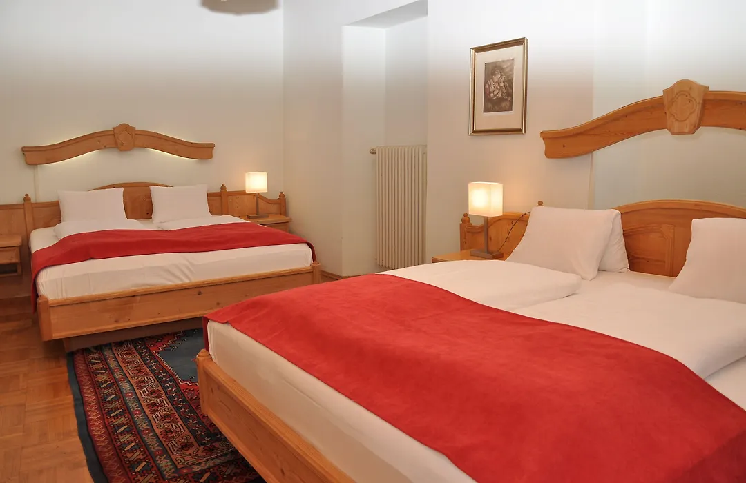 Hotel Torwirt-1