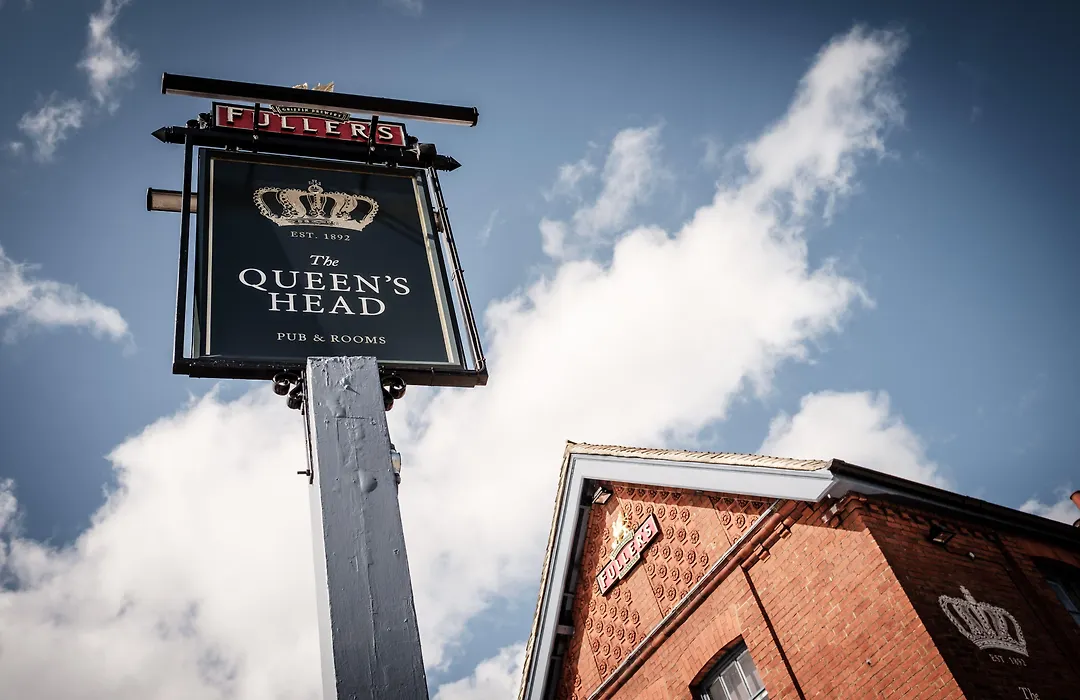 The Queen'S Head-1